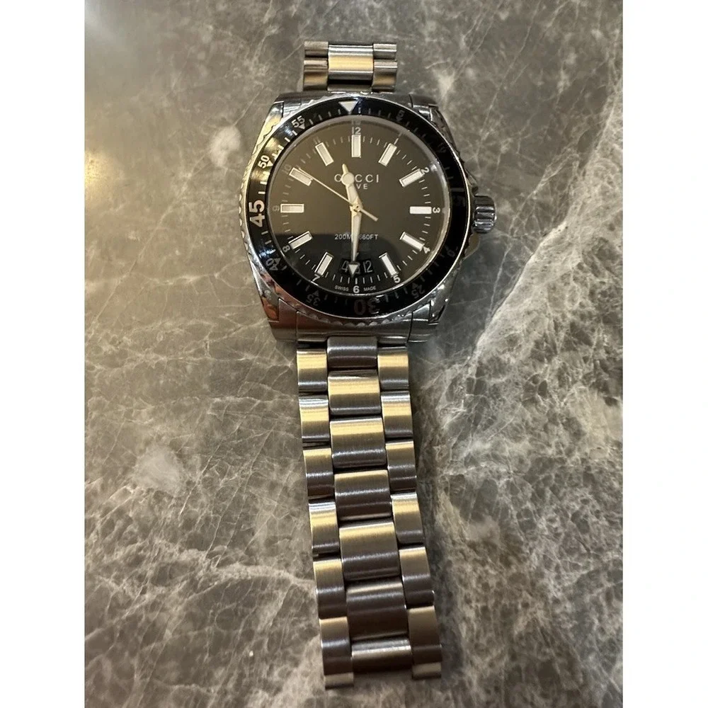 Gucci YA136301 Men's Dive 40mm Swiss Quartz Watch Black Dial Stainless Steel